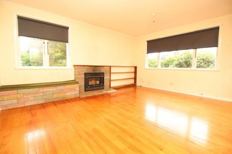 Photo of property in 540a Glenfield Road, Glenfield, Auckland, 0629