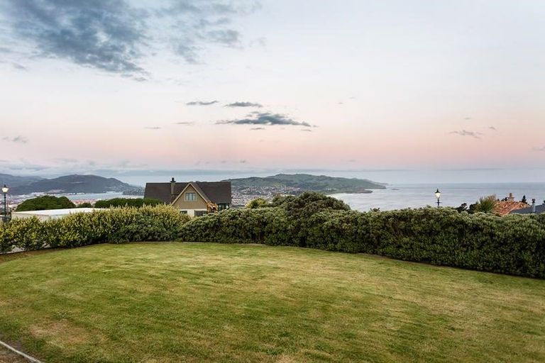 Photo of property in 8 Highgrove, Saint Clair, Dunedin, 9012