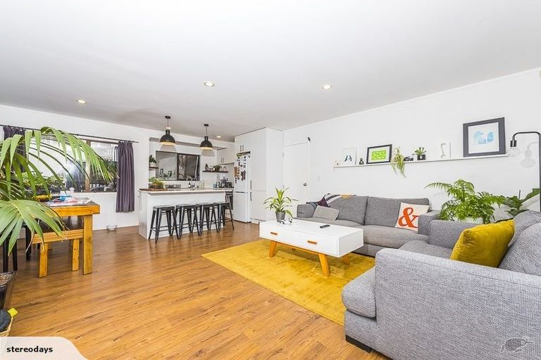 Photo of property in 47a Rehia Road, Massey, Auckland, 0614