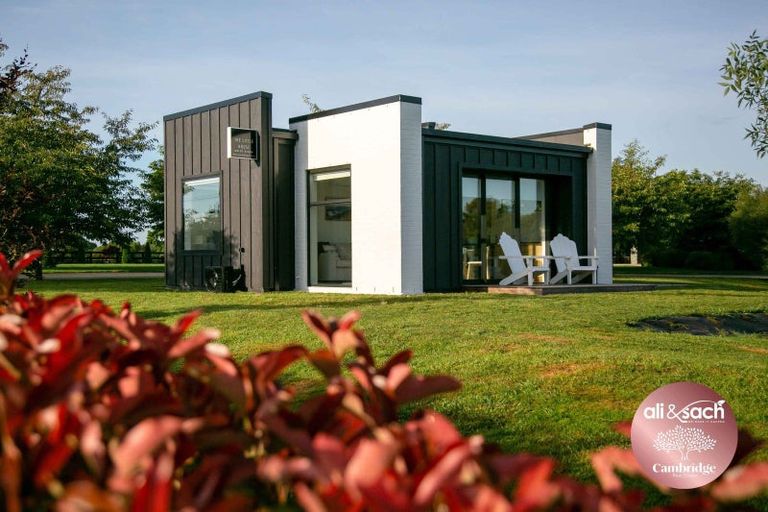 Photo of property in 1/45 Saint Kilda Road, Cambridge, 3434