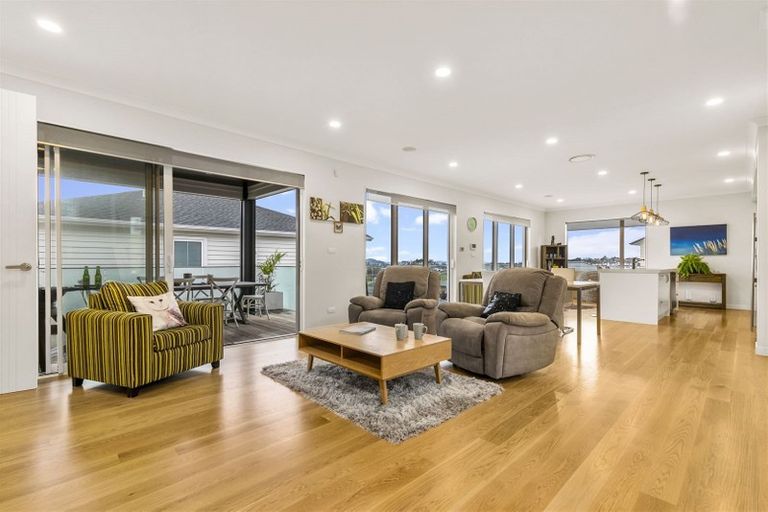 Photo of property in 2 Arriere Lane, Silverdale, 0932