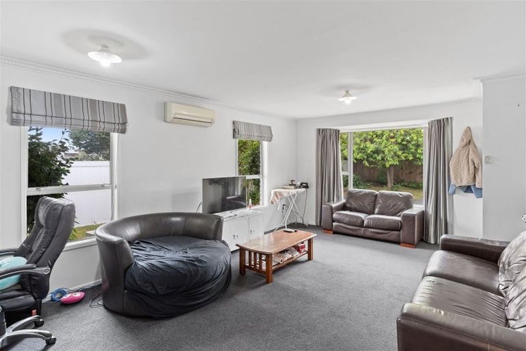 Photo of property in 1/102 Roydvale Avenue, Burnside, Christchurch, 8053