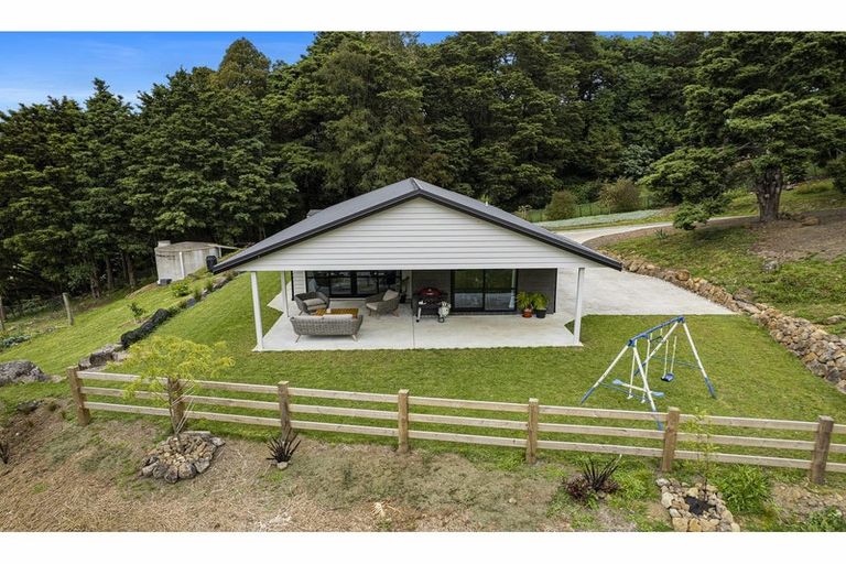 Photo of property in 4 Watercourse Way, Tikipunga, Whangarei, 0112