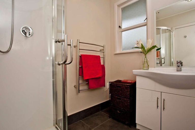 Photo of property in 13 James Street, Glenfield, Auckland, 0629