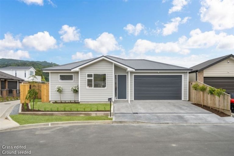 Photo of property in 12 Poulson Grove, Trentham, Upper Hutt, 5018