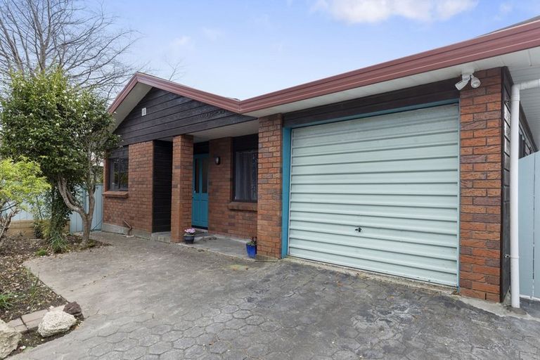 Photo of property in 2a Brasell Street, Fairfield, Lower Hutt, 5011