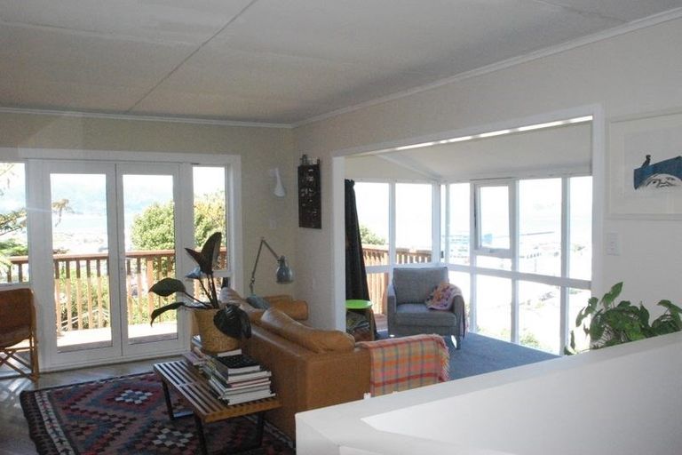 Photo of property in 36 Rakeiora Grove, Korokoro, Lower Hutt, 5012