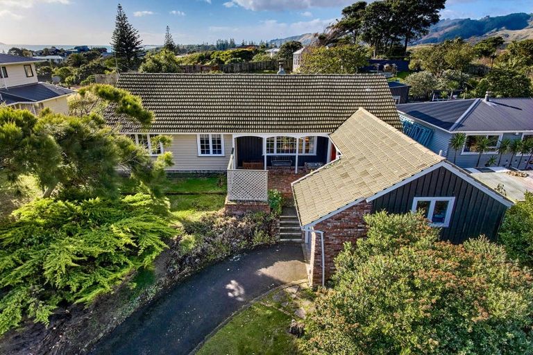 Photo of property in 5 Porter Place, Paekakariki, 5034