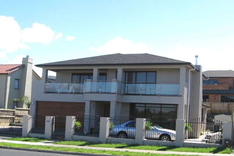 Photo of property in 50 Harbour View Road, Te Atatu Peninsula, Auckland, 0610