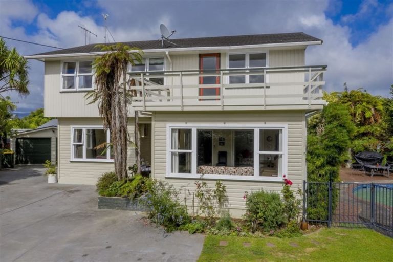 Photo of property in 15a Kawiu Road, Levin, 5510