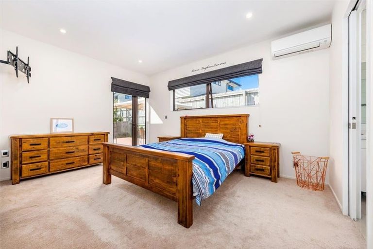 Photo of property in 21 Midhurst Avenue, Henderson, Auckland, 0612