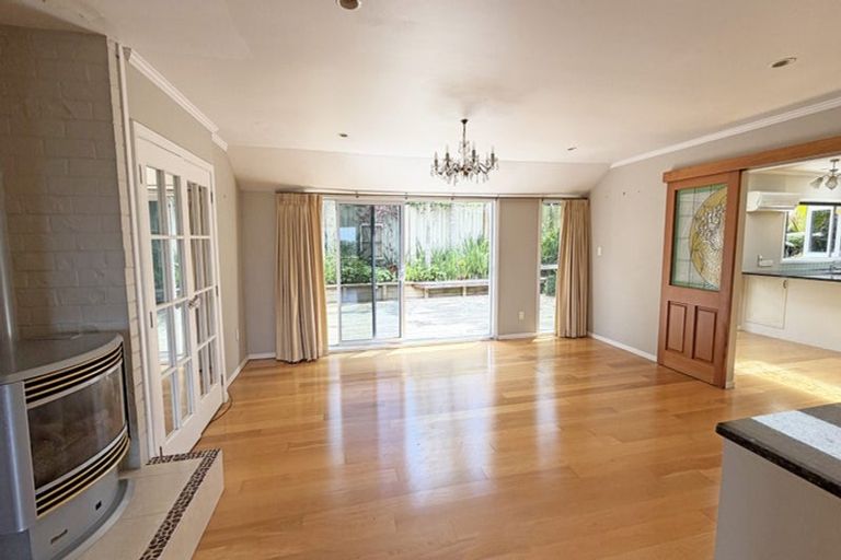 Photo of property in 50 Balmain Road, Chatswood, Auckland, 0626