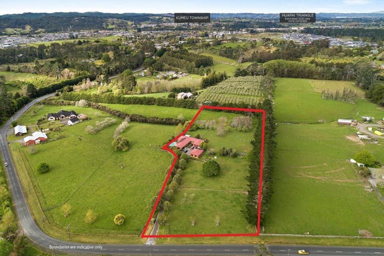 Photo of property in 27 Motu Road, Kumeu, 0891