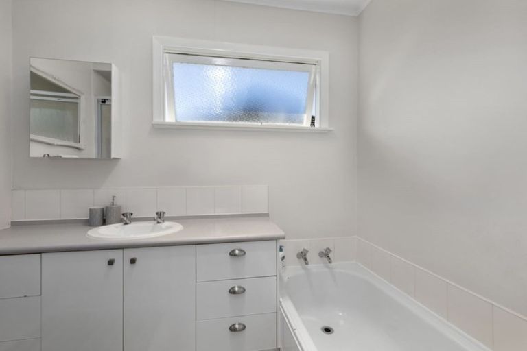 Photo of property in 204 Wellington Road, Wainuiomata, Lower Hutt, 5014