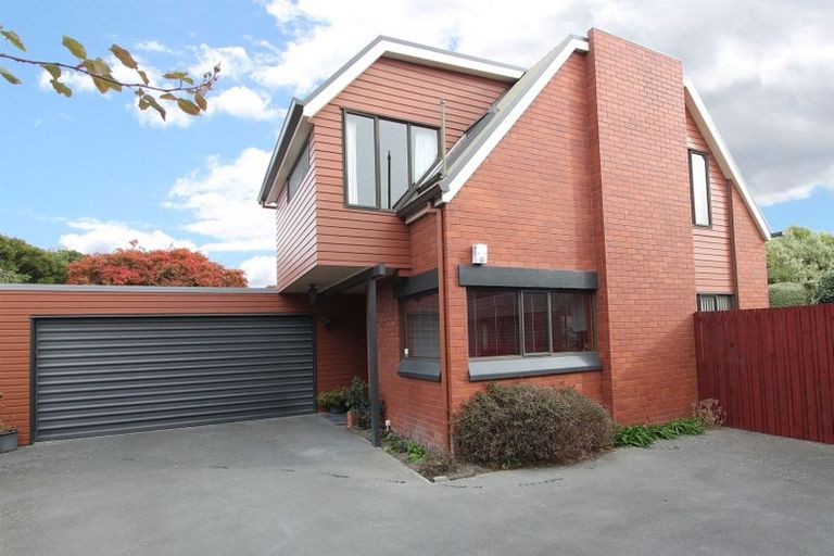 Photo of property in 2/53 Withells Road, Avonhead, Christchurch, 8042