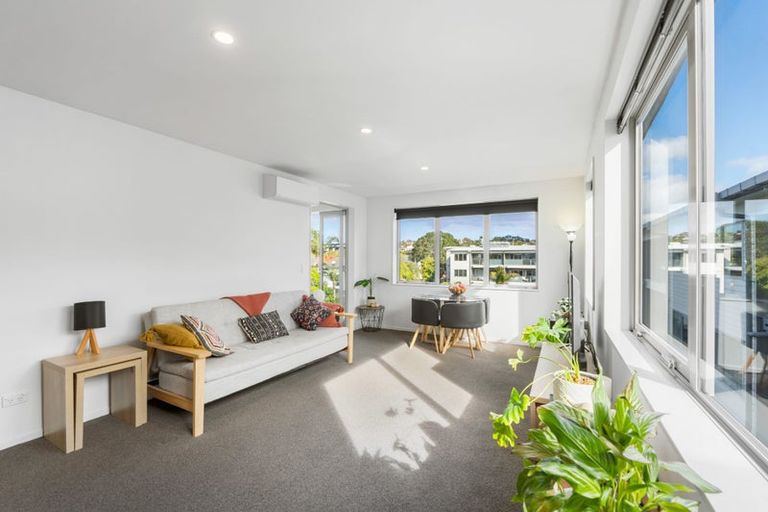 Photo of property in Bay Palms Apartments, 2/30c Bute Road, Browns Bay, Auckland, 0630