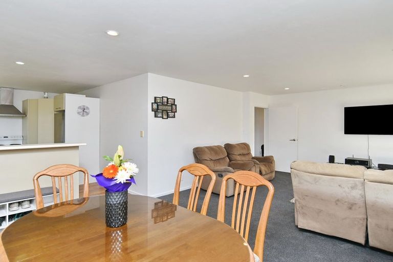 Photo of property in 142c Wainoni Road, Avondale, Christchurch, 8061