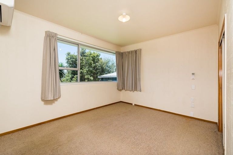 Photo of property in 1/285 Sunset Road, Sunnynook, Auckland, 0632