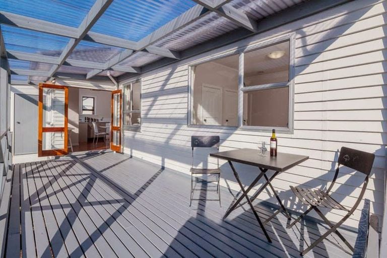 Photo of property in 22 Kiwitea Street, Sandringham, Auckland, 1041