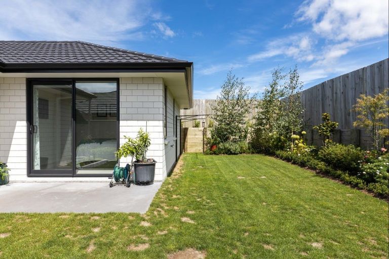Photo of property in 12 Rehua Place, Waiwhakaiho, New Plymouth, 4312