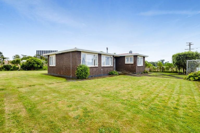 Photo of property in 2 Denmark Terrace, Midhirst, Stratford, 4394