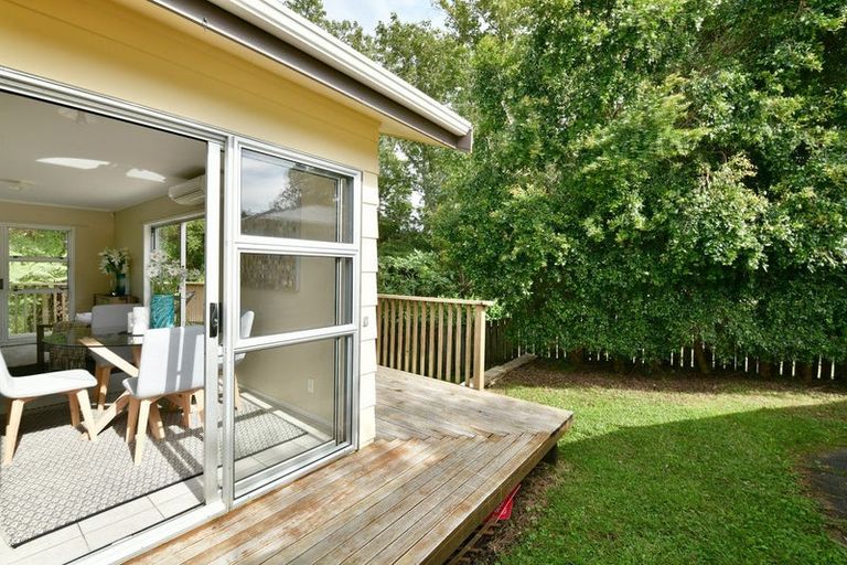 Photo of property in 1/25 Edgware Road, West Harbour, Auckland, 0618