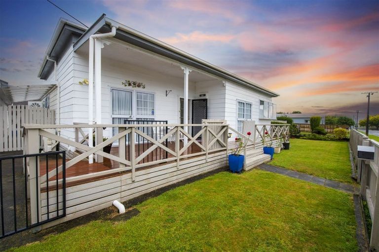 Photo of property in 14 Montgomery Street, Levin, 5510