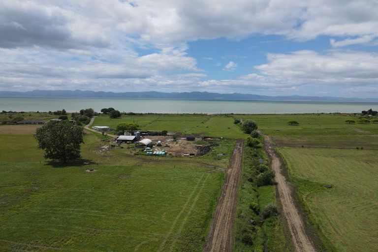 Photo of property in 1337 East Coast Road, Whakatiwai, Pokeno, 2473