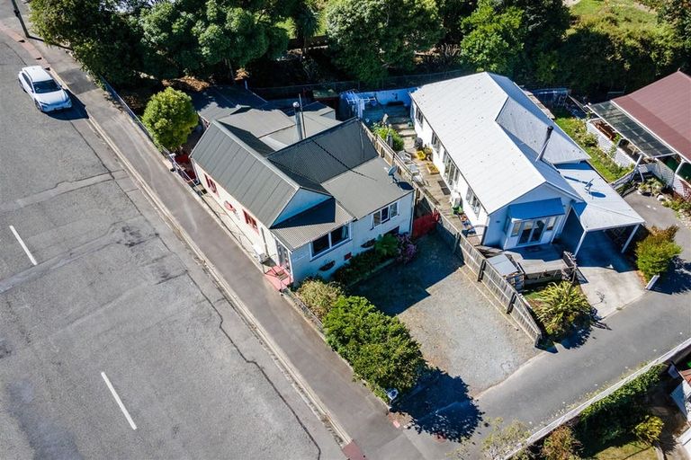Photo of property in 24 Voelas Road, Lyttelton, 8082