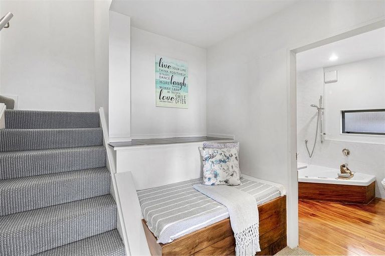 Photo of property in 30 Moana Road, Plimmerton, Porirua, 5026