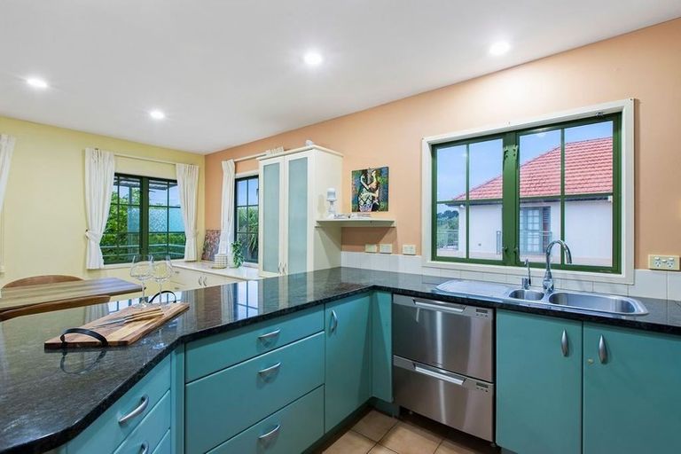 Photo of property in 28 Parkwood Crescent, Gulf Harbour, Whangaparaoa, 0930