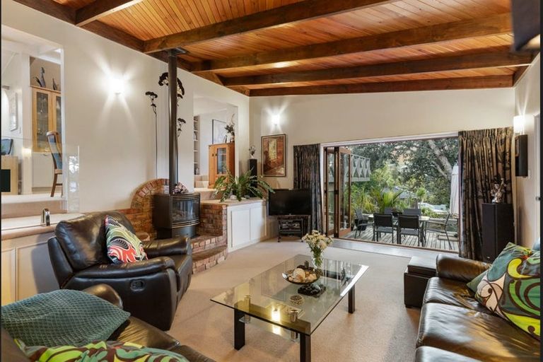 Photo of property in 438 Beach Road, Murrays Bay, Auckland, 0630