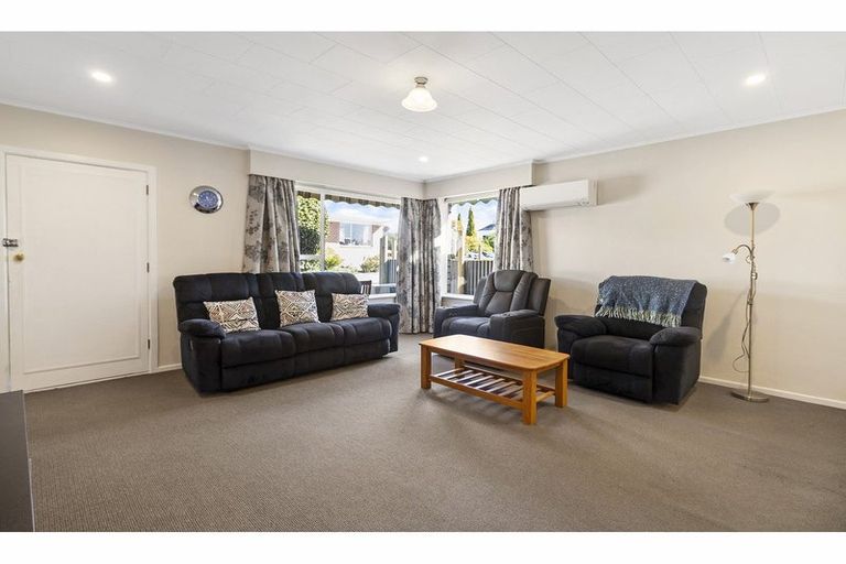 Photo of property in 2/16 Trafalgar Street, Maori Hill, Timaru, 7910