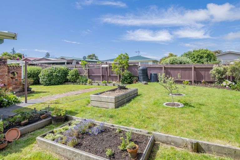 Photo of property in 8 O'rourke Place, Otaki Beach, Otaki, 5512