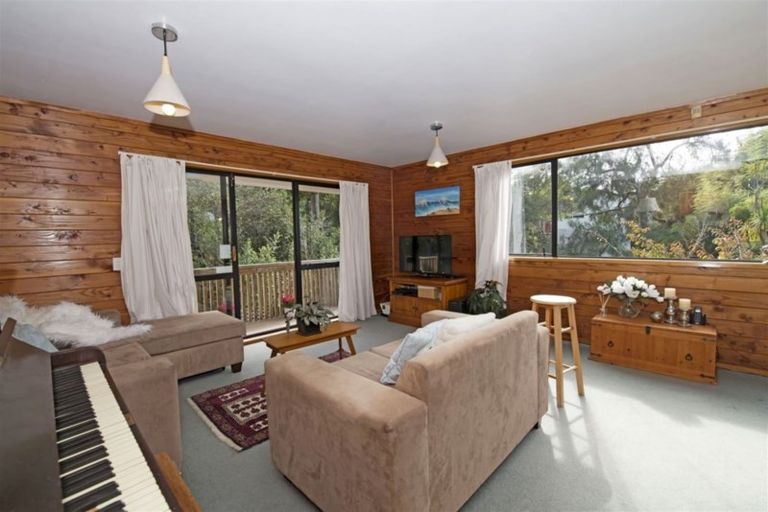 Photo of property in 2/4 James Scott Place, Te Atatu South, Auckland, 0602