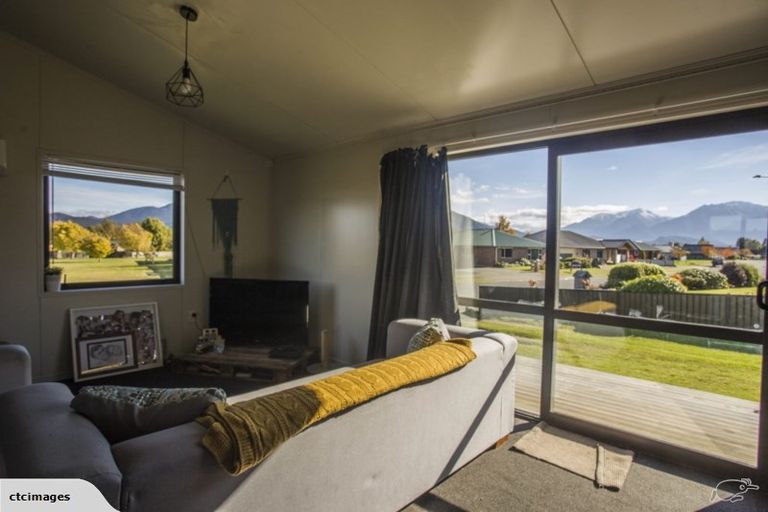 Photo of property in 47 Lawson Burrows Crescent, Te Anau, 9600