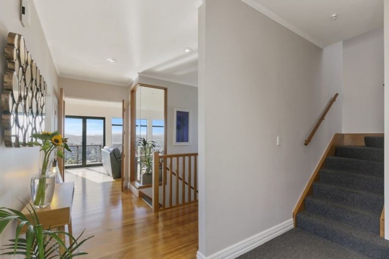 Photo of property in 46 Apuka Street, Brooklyn, Wellington, 6021