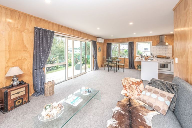 Photo of property in 23 Boyd Avenue, Mangere Bridge, Auckland, 2022