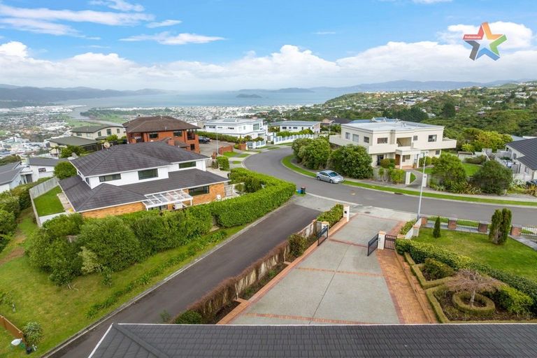 Photo of property in 44 Arahiwi Grove, Tirohanga, Lower Hutt, 5010