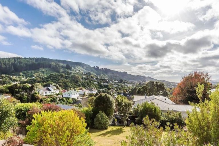 Photo of property in 11 Nuffield Street, Tawa, Wellington, 5028