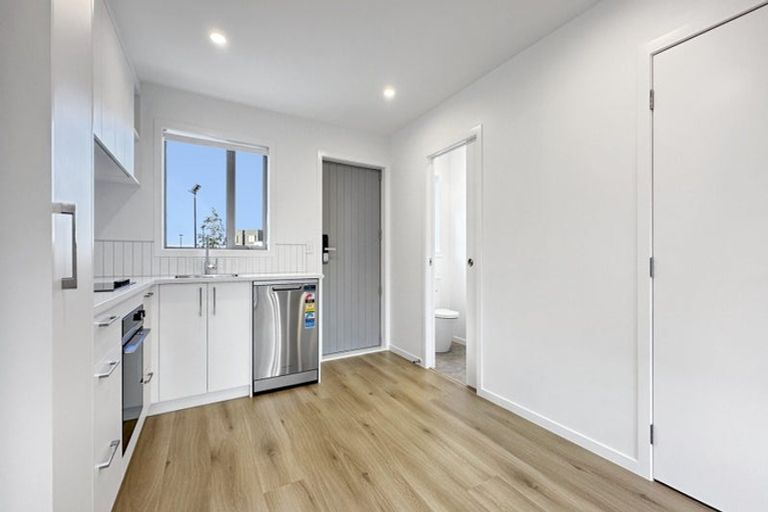 Photo of property in 2 Ngae Place, Mangere East, Auckland, 2024