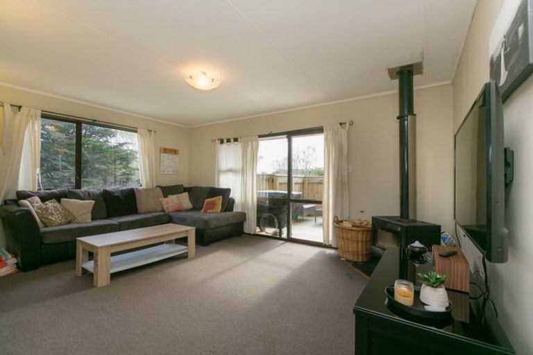 Photo of property in 77 Poplar Grove, Whalers Gate, New Plymouth, 4310