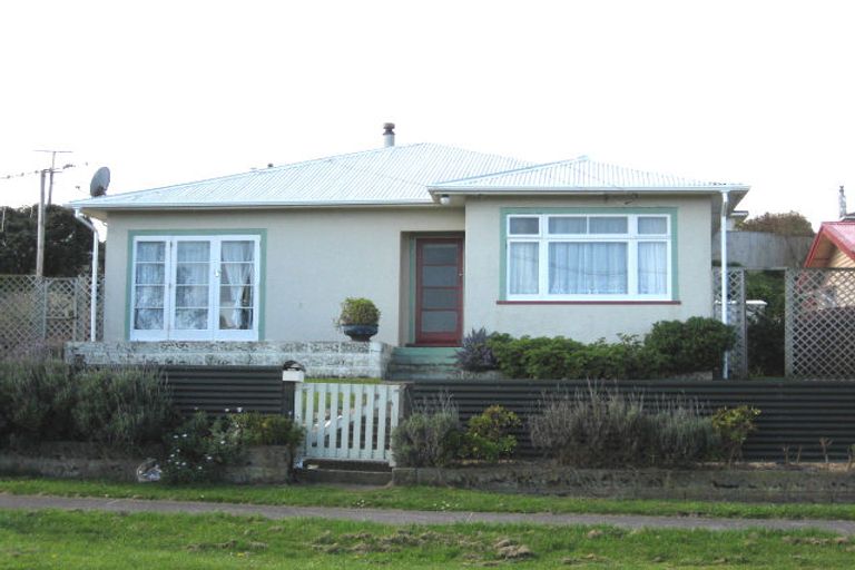 Photo of property in 44 Karaka Street, Castlecliff, Whanganui, 4501
