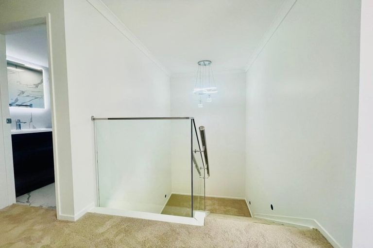 Photo of property in 8c Neems Place, Manurewa, Auckland, 2102
