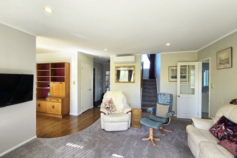 Photo of property in 8 Montague Way, Taradale, Napier, 4112