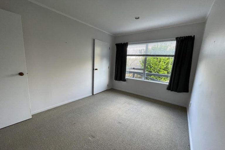 Photo of property in 1/6 Phillip Parade, Forrest Hill, Auckland, 0620