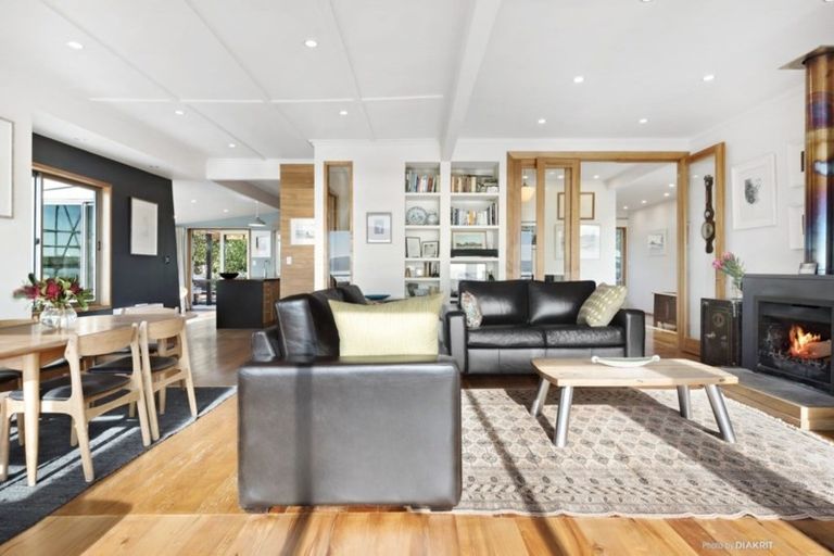 Photo of property in 42 Pukatea Street, Eastbourne, Lower Hutt, 5013