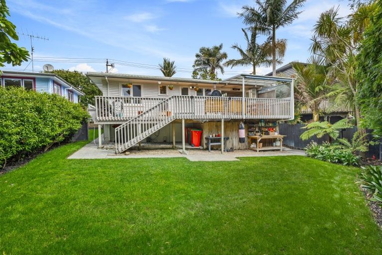 Photo of property in 2/71 Saddleback Rise, Murrays Bay, Auckland, 0630