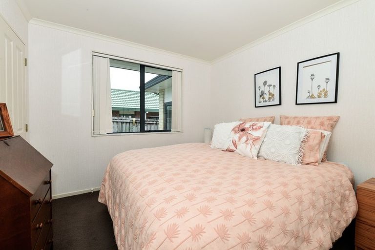 Photo of property in 12 Dorchester Place, Nawton, Hamilton, 3200