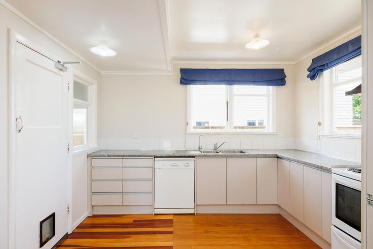 Photo of property in 6 London Terrace, Awapuni, Palmerston North, 4412